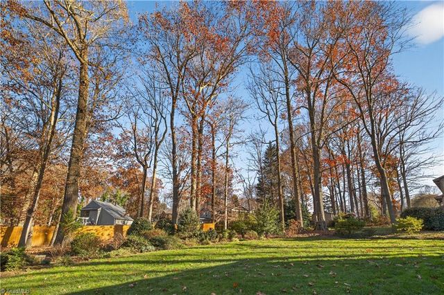 3041 Forest Line Drive, Clemmons, NC 27012