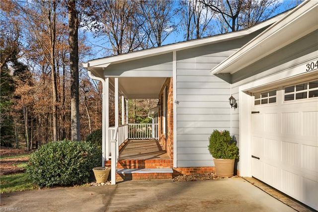 3041 Forest Line Drive, Clemmons, NC 27012