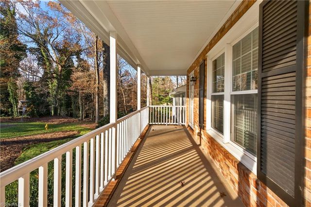 3041 Forest Line Drive, Clemmons, NC 27012