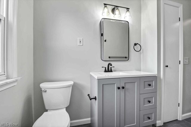 5012 S Barton Road, Lyndhurst, OH 44124