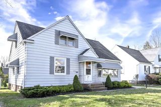 5012 S Barton Road, Lyndhurst, OH 44124