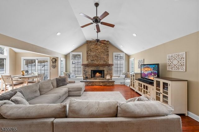 18 Valhalla Rd, Montville Twp., NJ 07045