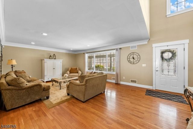 18 Valhalla Rd, Montville Twp., NJ 07045