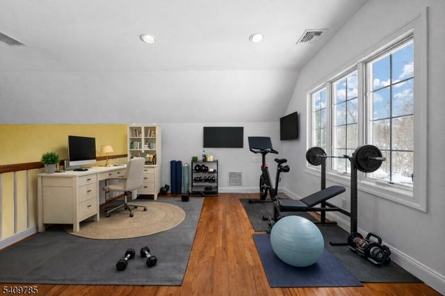 18 Valhalla Rd, Montville Twp., NJ 07045