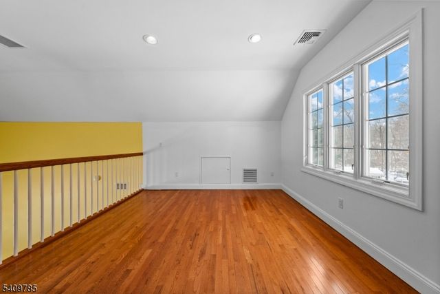 18 Valhalla Rd, Montville Twp., NJ 07045