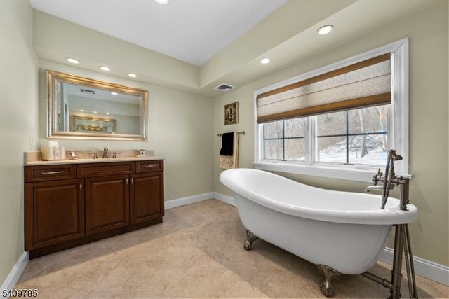 18 Valhalla Rd, Montville Twp., NJ 07045