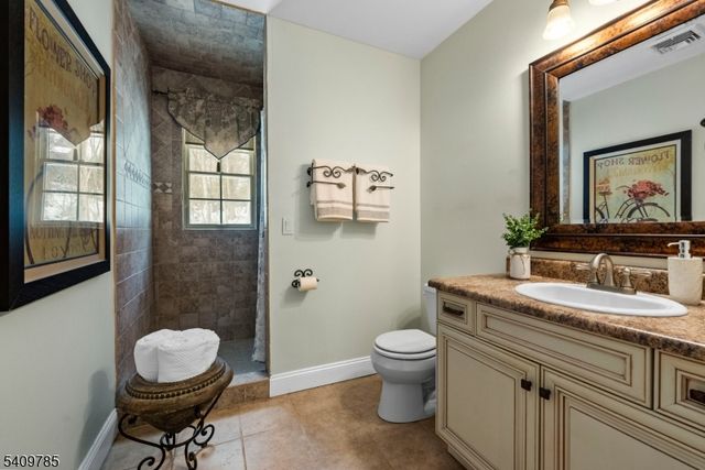 18 Valhalla Rd, Montville Twp., NJ 07045