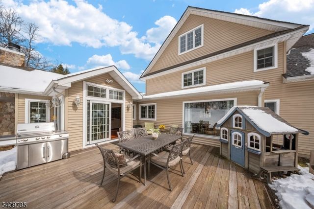 18 Valhalla Rd, Montville Twp., NJ 07045