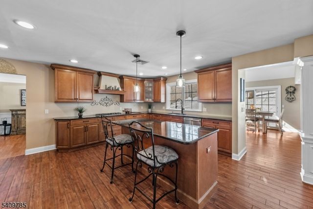 18 Valhalla Rd, Montville Twp., NJ 07045