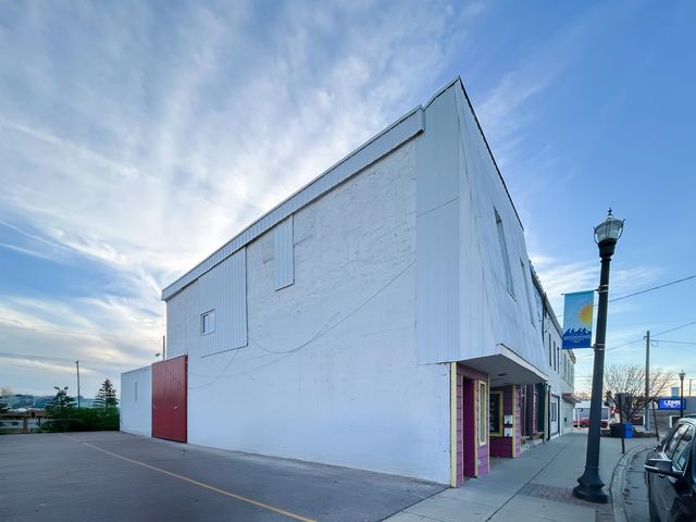 718 E Mount Morris Street, Mount Morris, MI 48458