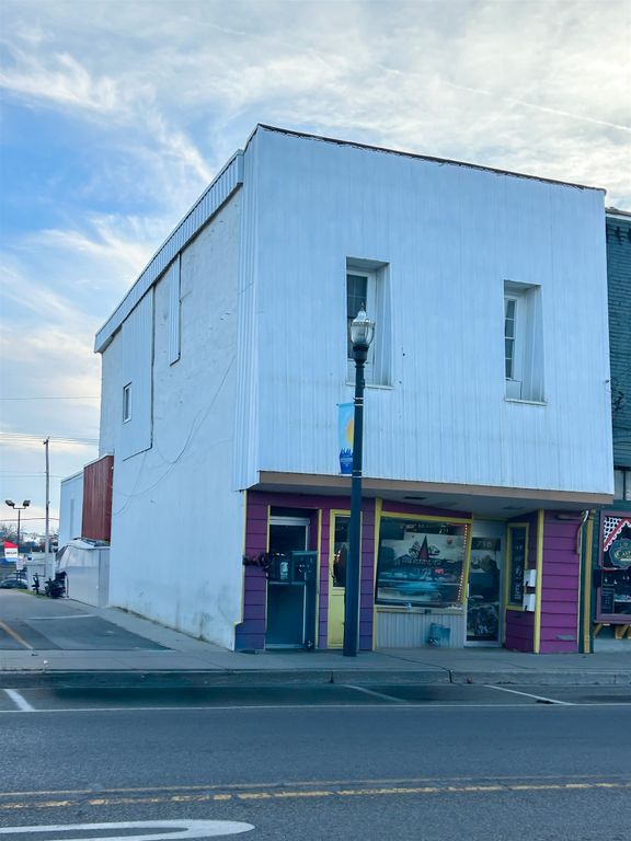 718 E Mount Morris Street, Mount Morris, MI 48458