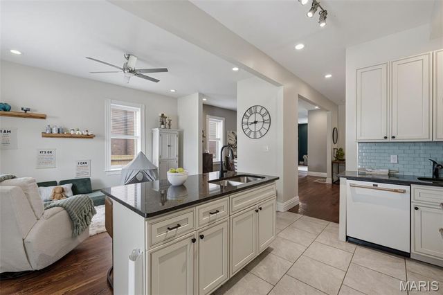 4133 Botanical Avenue, St Louis, MO 63110