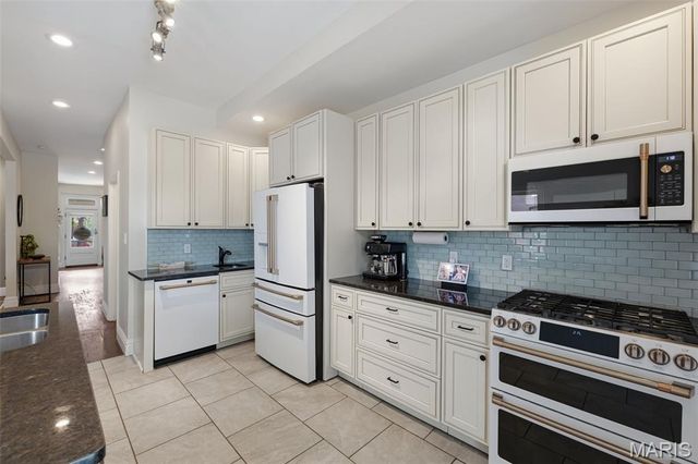 4133 Botanical Avenue, St Louis, MO 63110