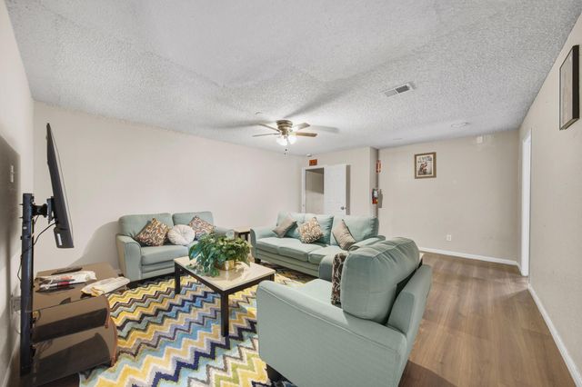 3226 S Briar Knoll Drive, Houston, TX 77082