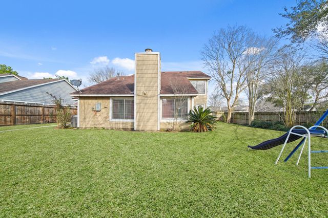 3226 S Briar Knoll Drive, Houston, TX 77082