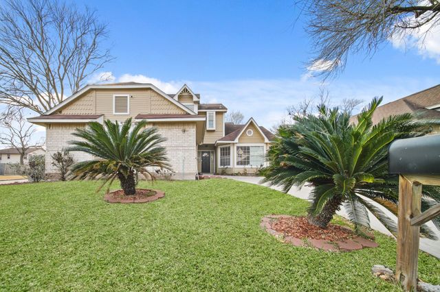 3226 S Briar Knoll Drive, Houston, TX 77082