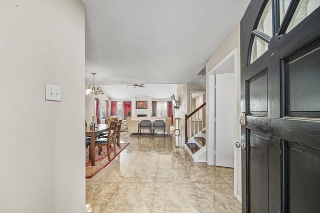 3226 S Briar Knoll Drive, Houston, TX 77082