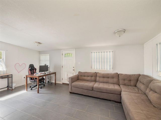 1806 Murray Ave, Rockdale, TX 76567