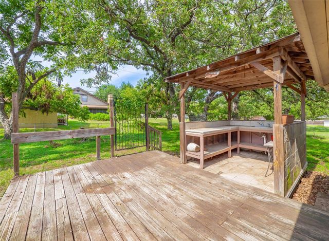 1806 Murray Ave, Rockdale, TX 76567