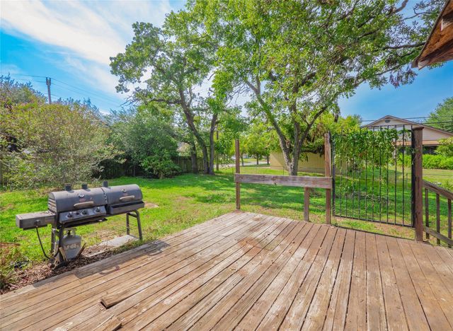 1806 Murray Ave, Rockdale, TX 76567