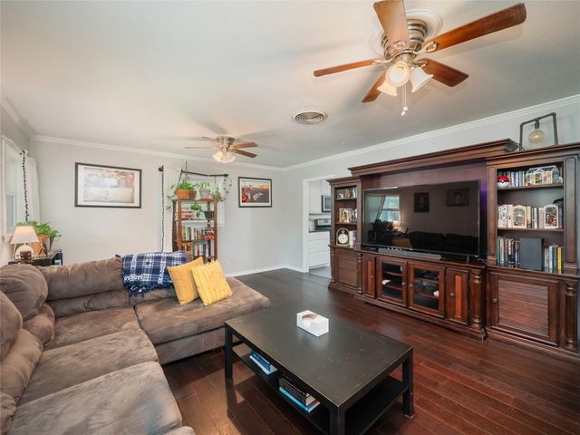 1806 Murray Ave, Rockdale, TX 76567