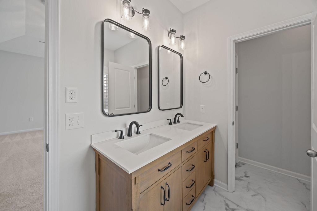 Image 17 of property listing at 223 Loocock Drive, Goose Creek, SC 29445