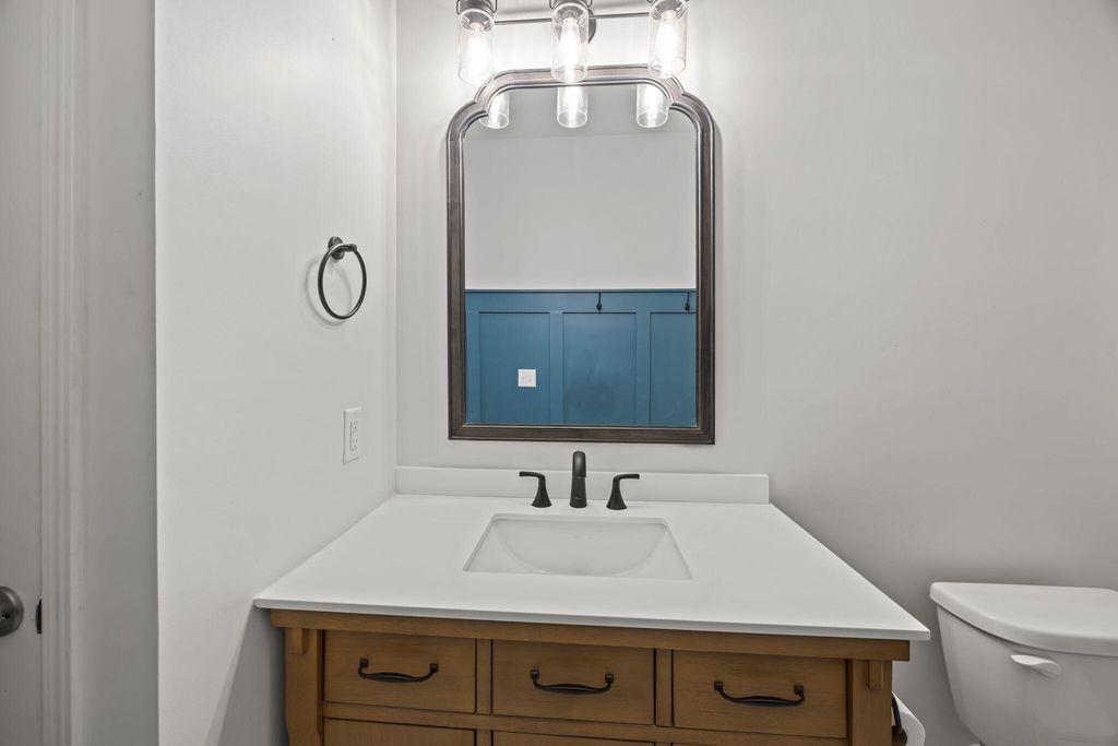 Image 21 of property listing at 223 Loocock Drive, Goose Creek, SC 29445