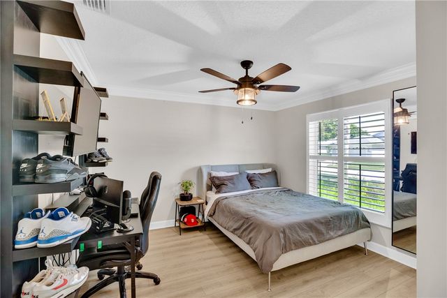 589 Willow Court, Sebastian, FL 32958