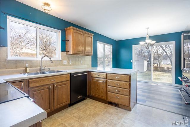 996 Huntington Drive, Troy, MO 63379