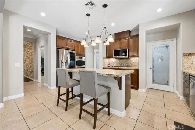 16948 White Pine Way, Canyon Country, CA 91387