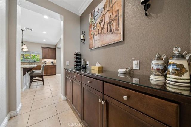 16948 White Pine Way, Canyon Country, CA 91387