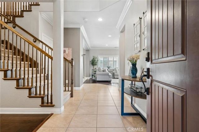 16948 White Pine Way, Canyon Country, CA 91387