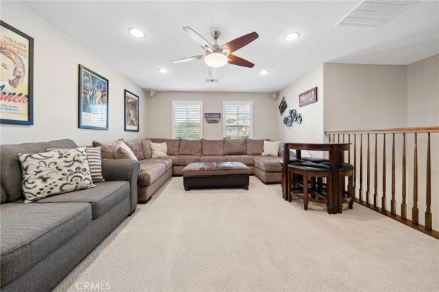 16948 White Pine Way, Canyon Country, CA 91387