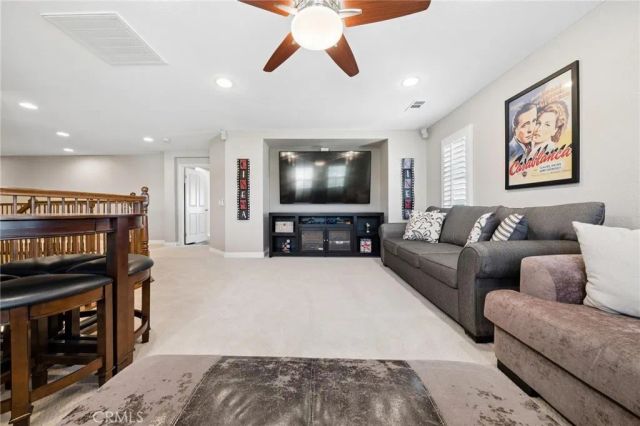 16948 White Pine Way, Canyon Country, CA 91387