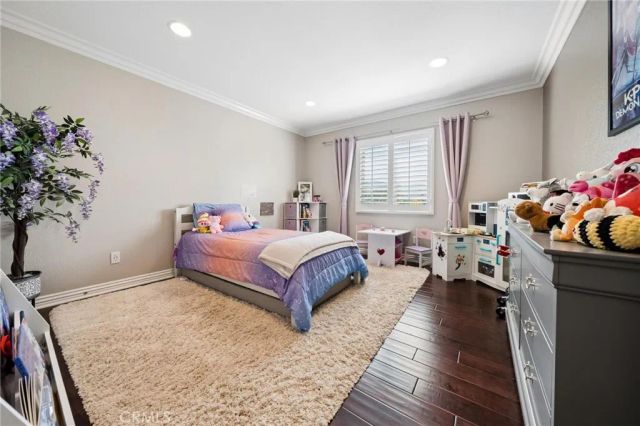 16948 White Pine Way, Canyon Country, CA 91387