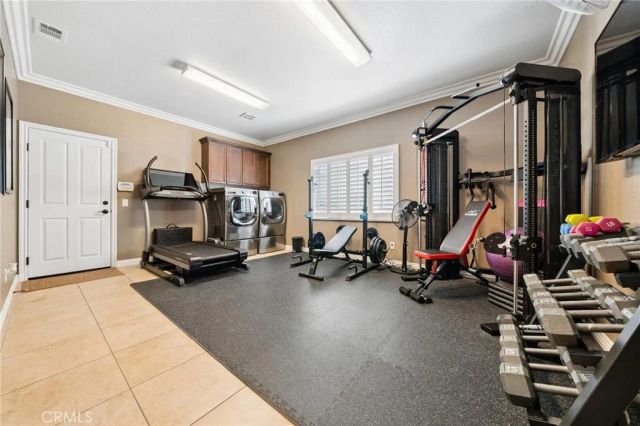 16948 White Pine Way, Canyon Country, CA 91387