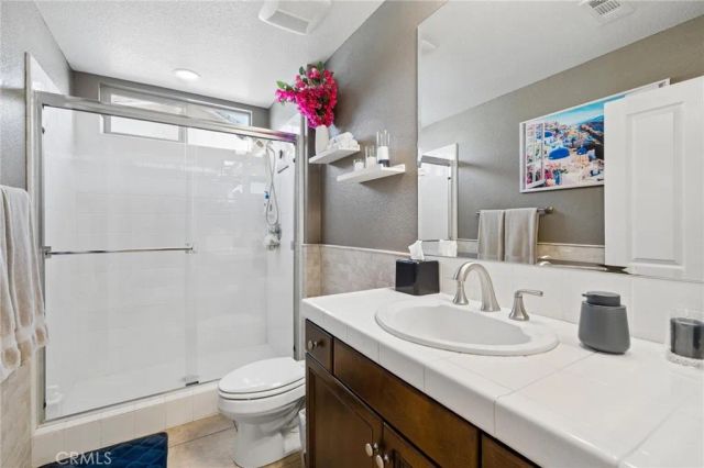 16948 White Pine Way, Canyon Country, CA 91387