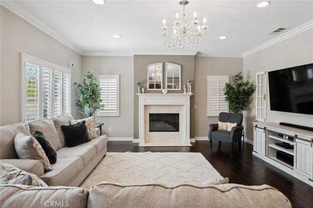 16948 White Pine Way, Canyon Country, CA 91387