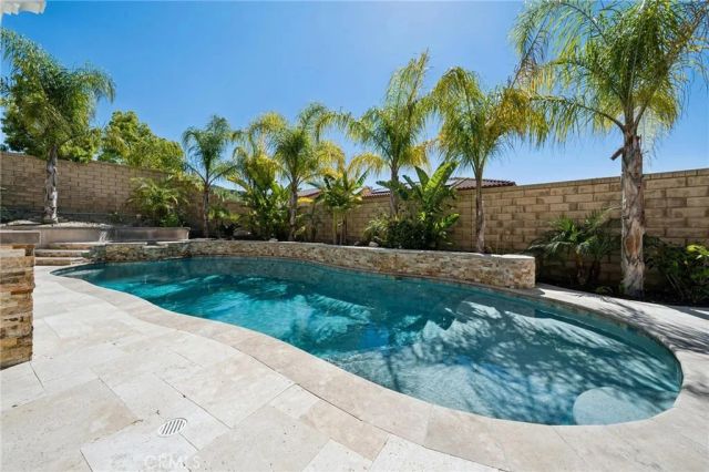 16948 White Pine Way, Canyon Country, CA 91387