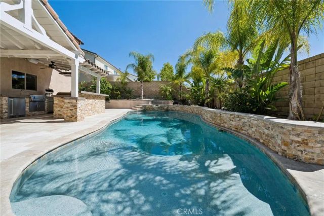 16948 White Pine Way, Canyon Country, CA 91387