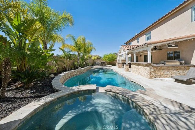 16948 White Pine Way, Canyon Country, CA 91387