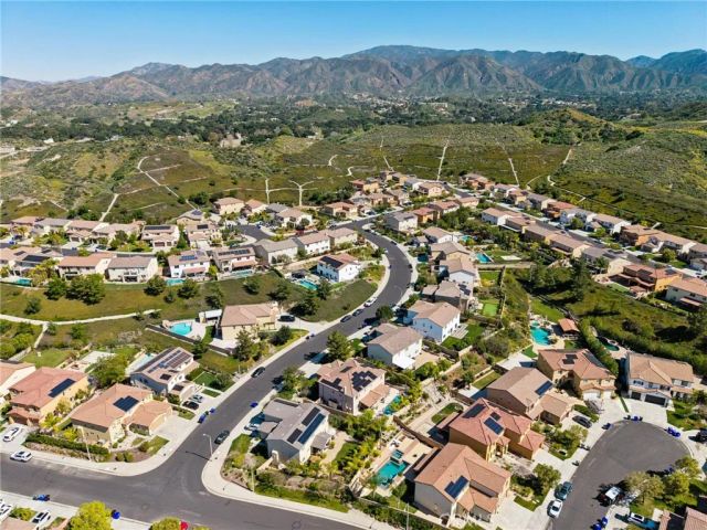 16948 White Pine Way, Canyon Country, CA 91387