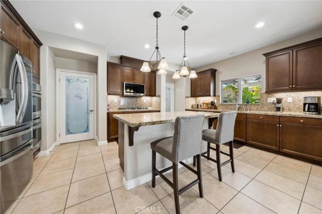 16948 White Pine Way, Canyon Country, CA 91387