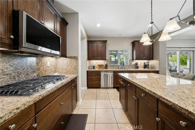 16948 White Pine Way, Canyon Country, CA 91387