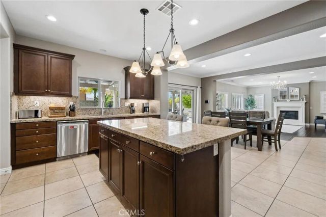 16948 White Pine Way, Canyon Country, CA 91387