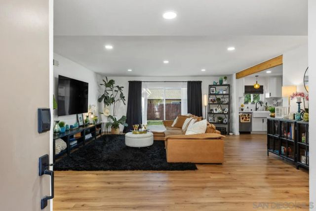 1811 IRIS WAY, Escondido, CA 92027