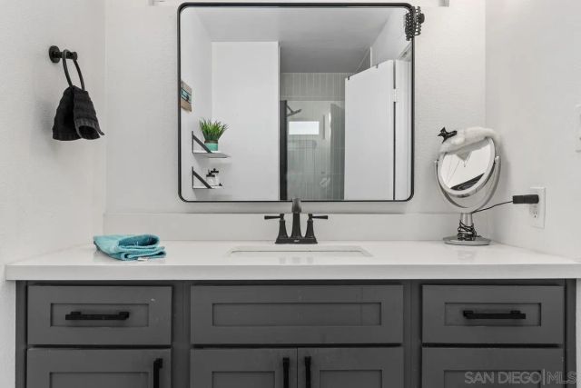 1811 IRIS WAY, Escondido, CA 92027