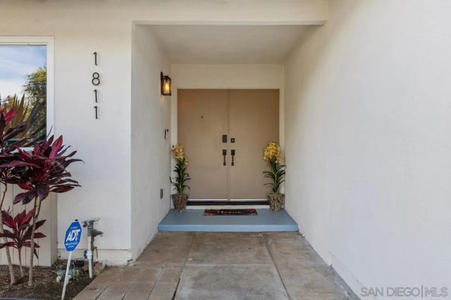 1811 IRIS WAY, Escondido, CA 92027