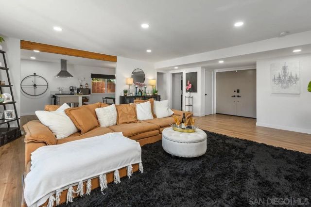 1811 IRIS WAY, Escondido, CA 92027