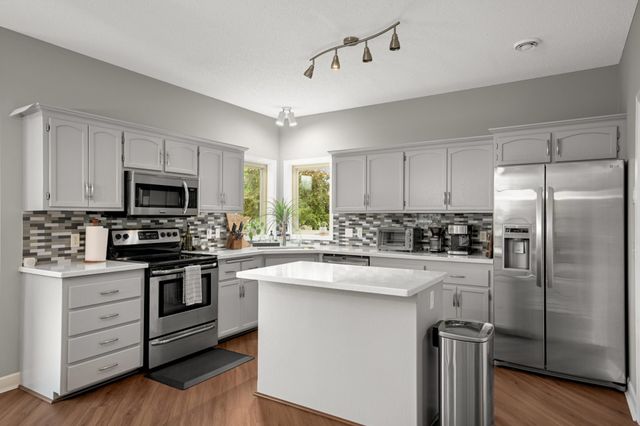 9420 Fallgold Parkway N, Brooklyn Park, MN 55443